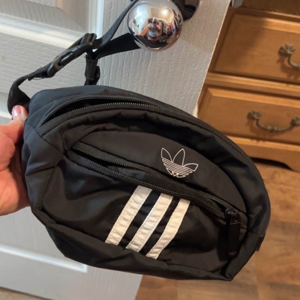 Black adidas Fanny pack. Only used once. Great condition